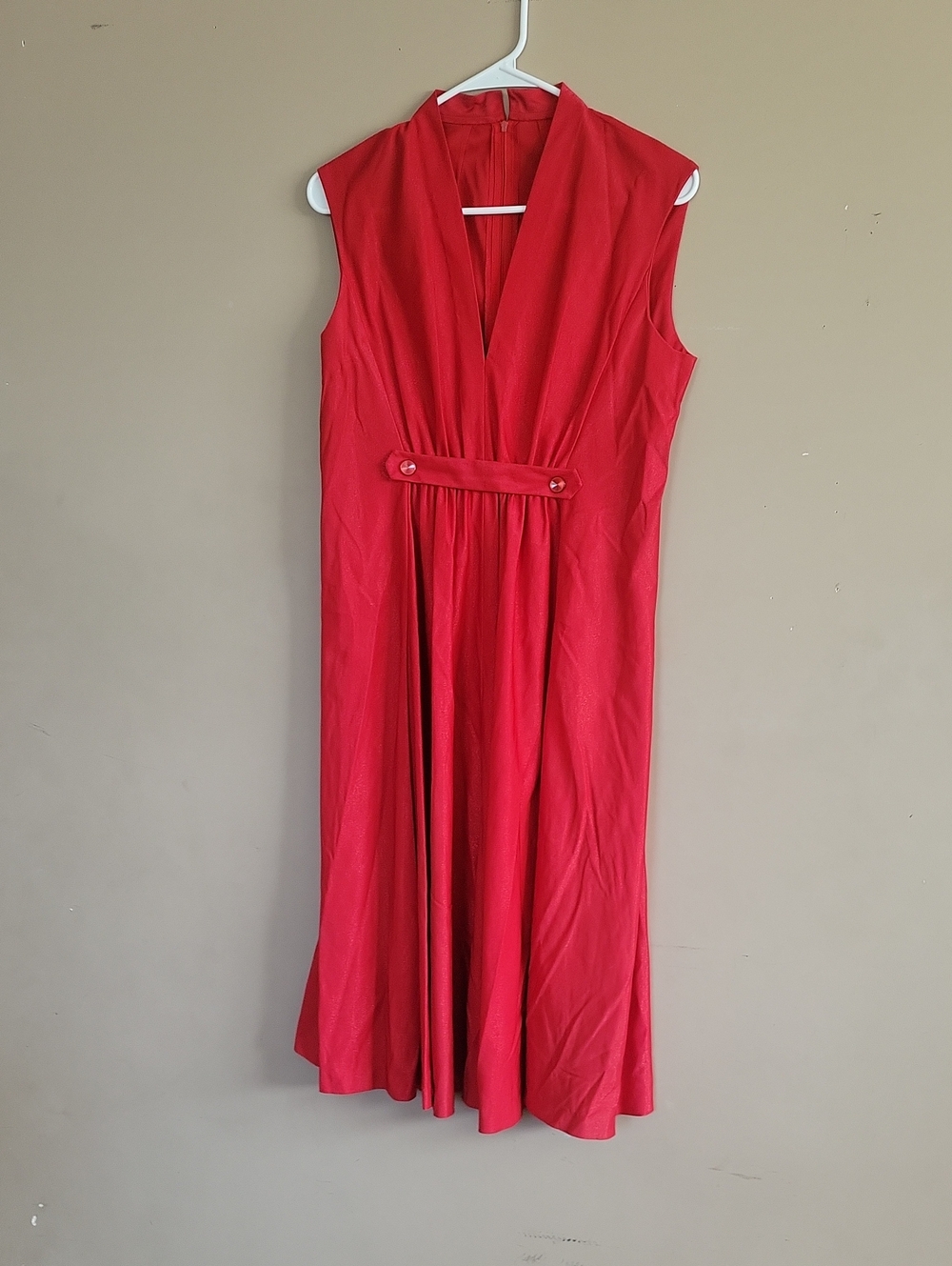 Sleeveless Red V-Neck Midi Dress